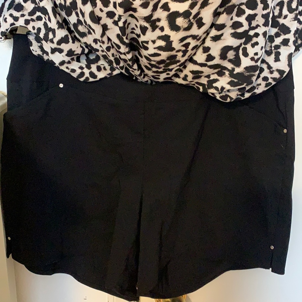 Women’s Plus Size 16W International Concepts Short